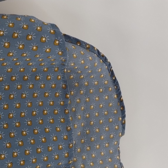 Lily White blue with gold print size small blouse front pocket flowy 3 quarter - Picture 6 of 8